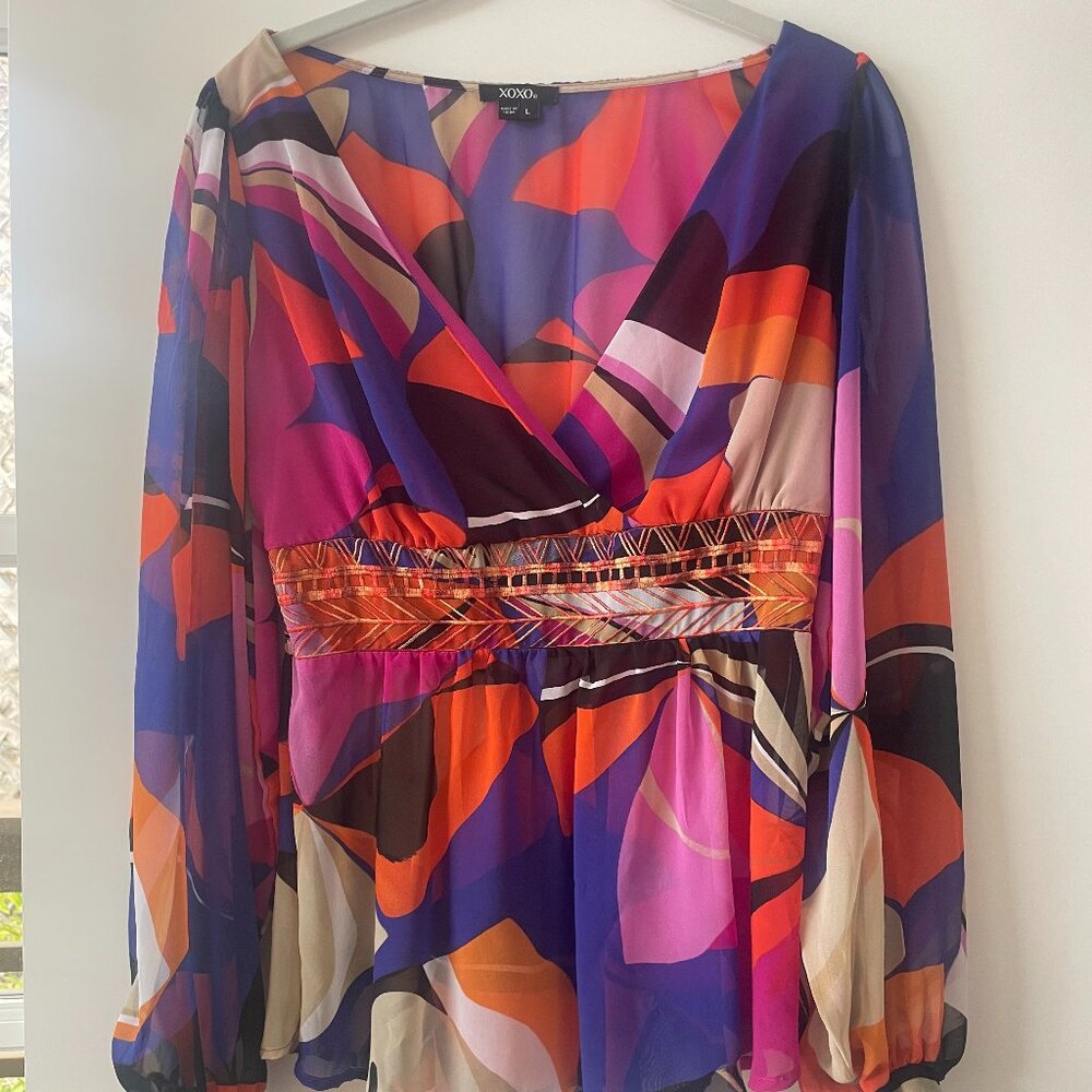 XOXO Open Sleeve, V-Neck‎ Multi-Color Blouse, Size Large
